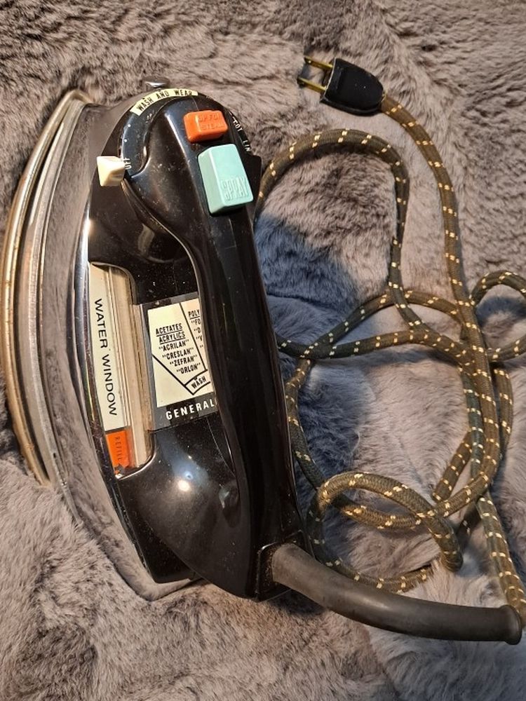 Vintage 1960's General Electric Steam Iron, Works Like New