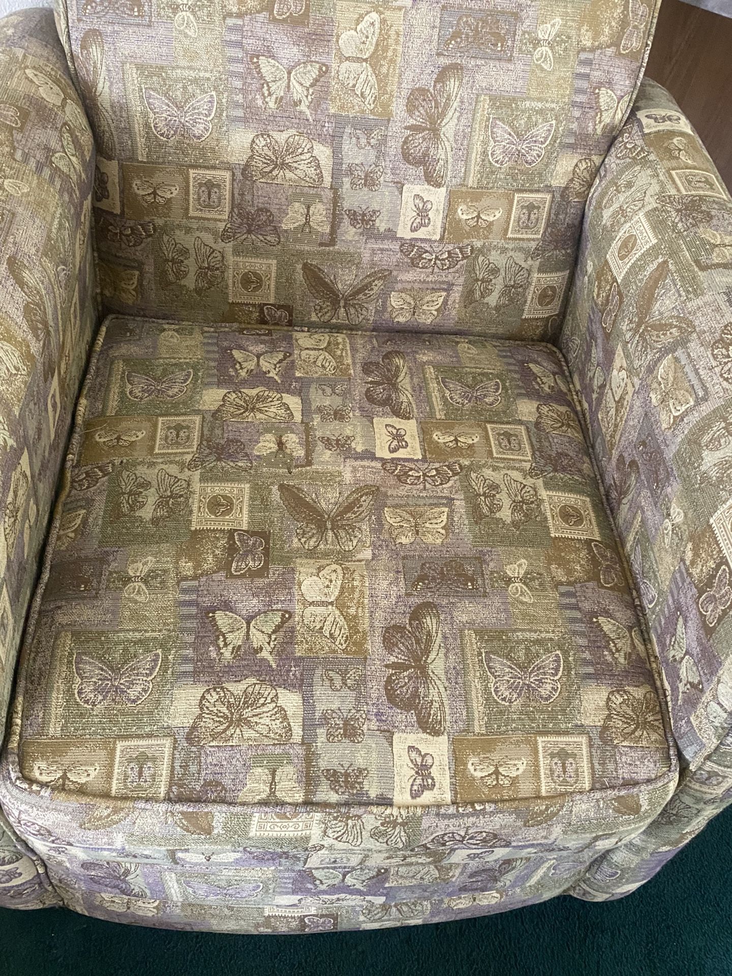 $135-(firm on price)-1 Medium size lightweight butterfly chair this is A regular size chair. (used) as32 inches wide by 33 inches tall by 32 inches de