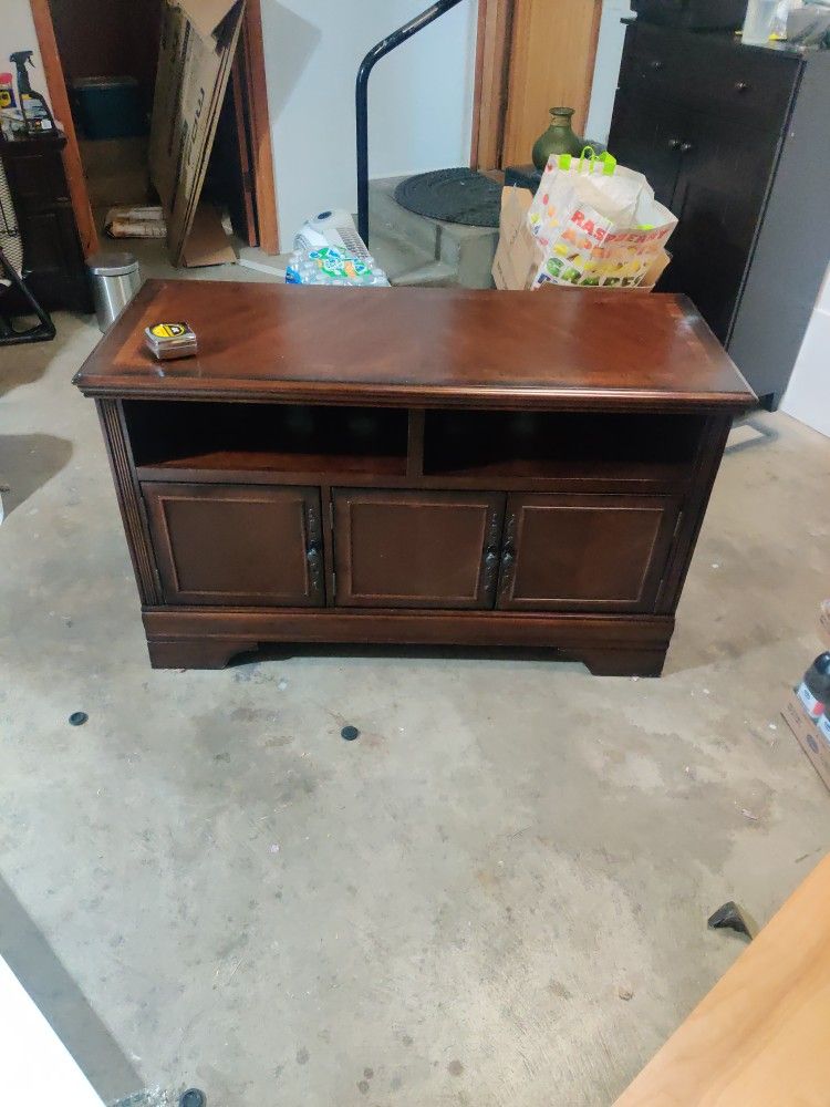 Wooden Cabinet TV Stand