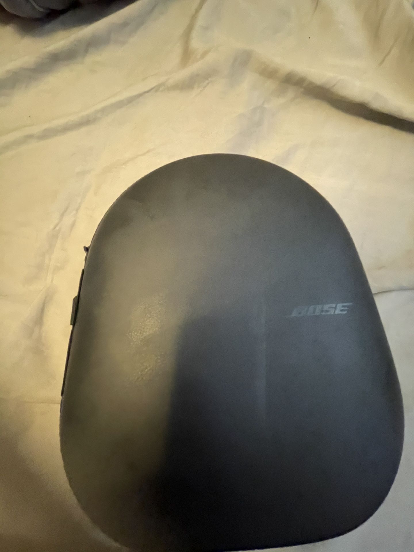 Bose Noise Canceling Headphones 700 , Bluetooth , And Comes With Cord And Charger