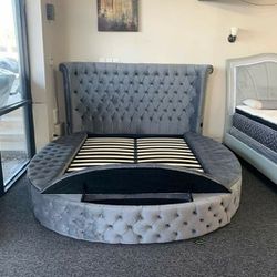 $39 DOWN Payment  Luxus Velvet Grey Queen Bed (3 Boxes) Thumbnail