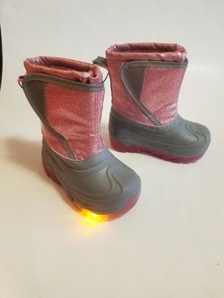 Snow boots Toddler Size 7/ 8 (New) Thumbnail
