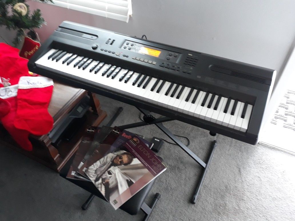 Casio KeyboardPiano / wk110w76 keys / Great Sound for Sale in