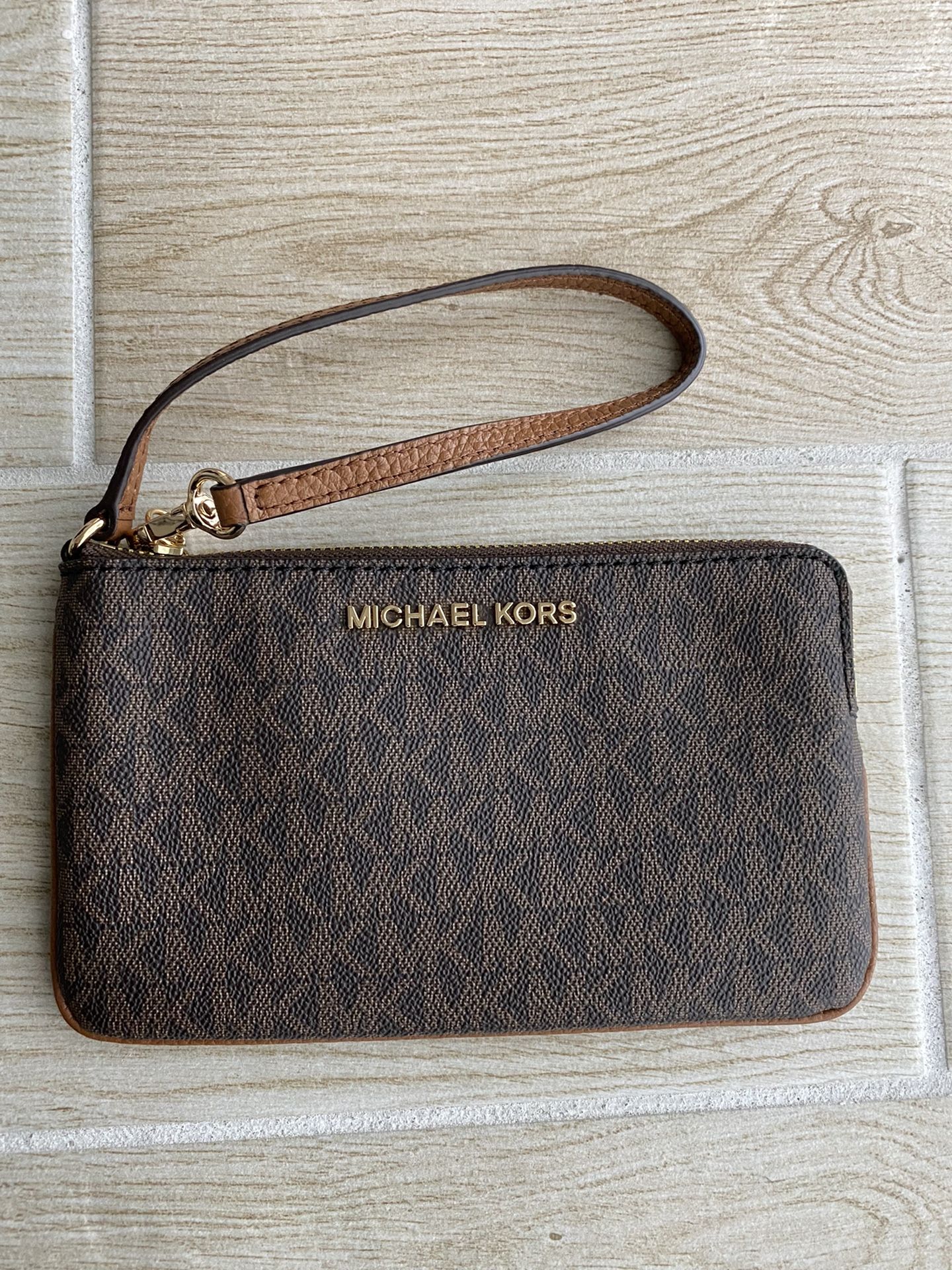 Wristlet