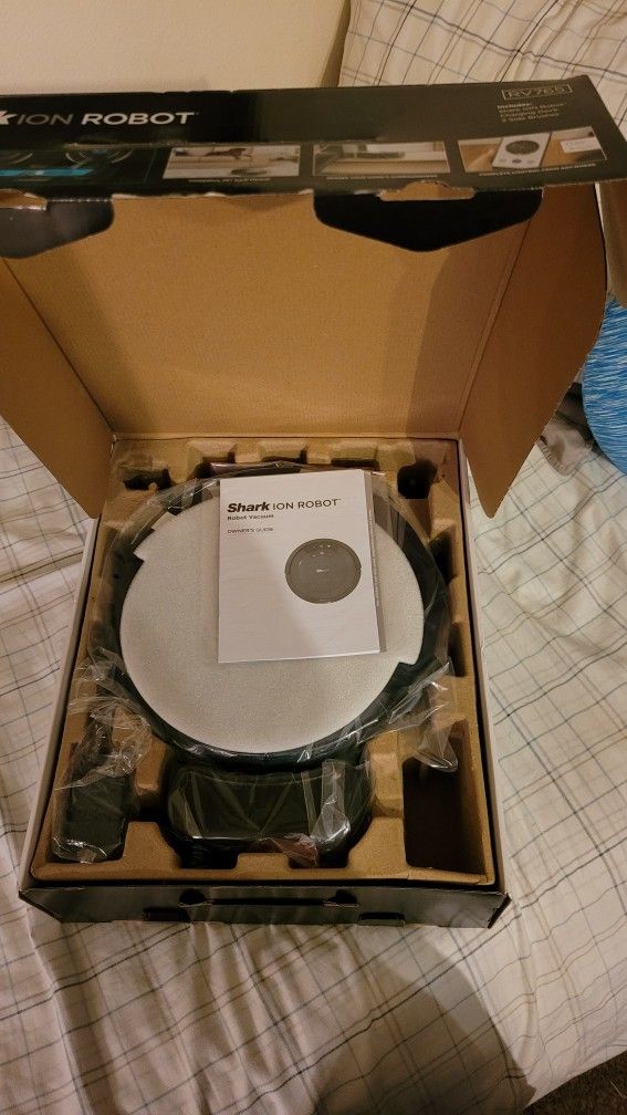 BRAND NEW IN BOX Shark Ion Robot W ALEXA