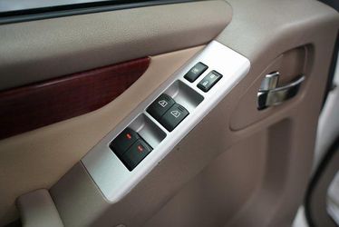 2010 Nissan Pathfinder Thumbnail