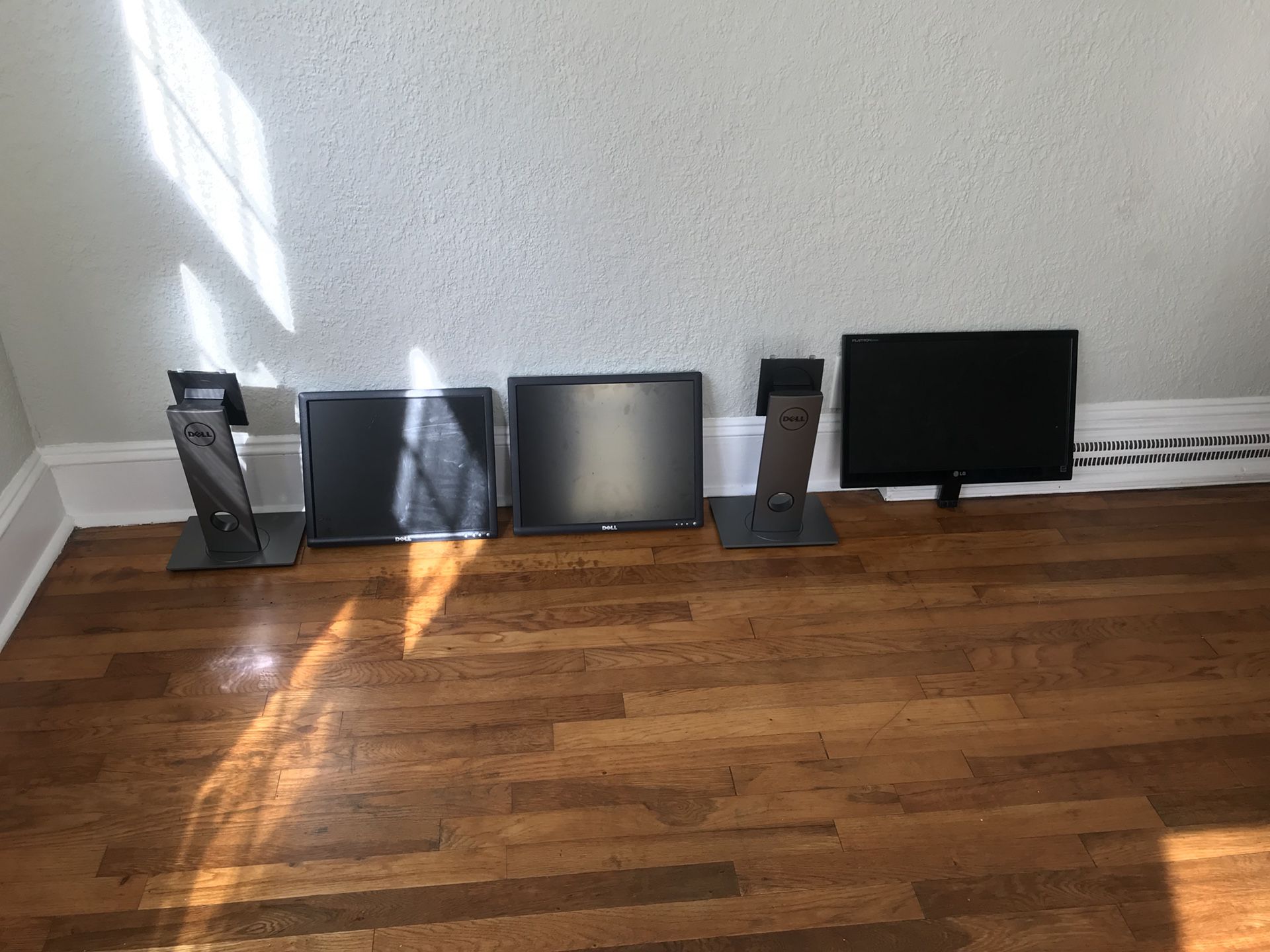 Dell & LG Monitors with Stands