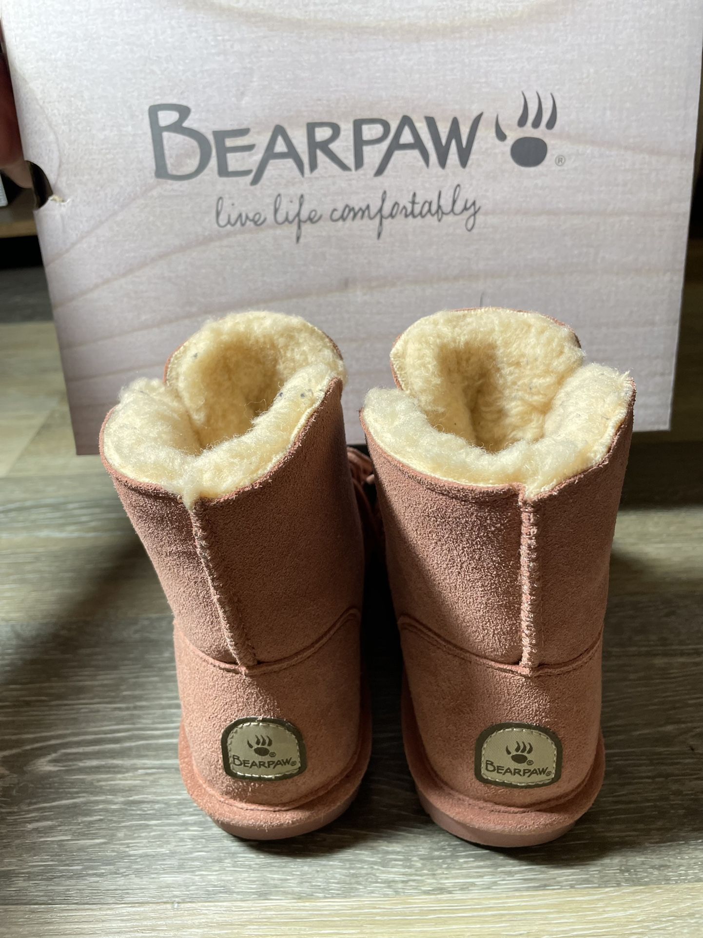 Bearpaw Christie Boot Size 5