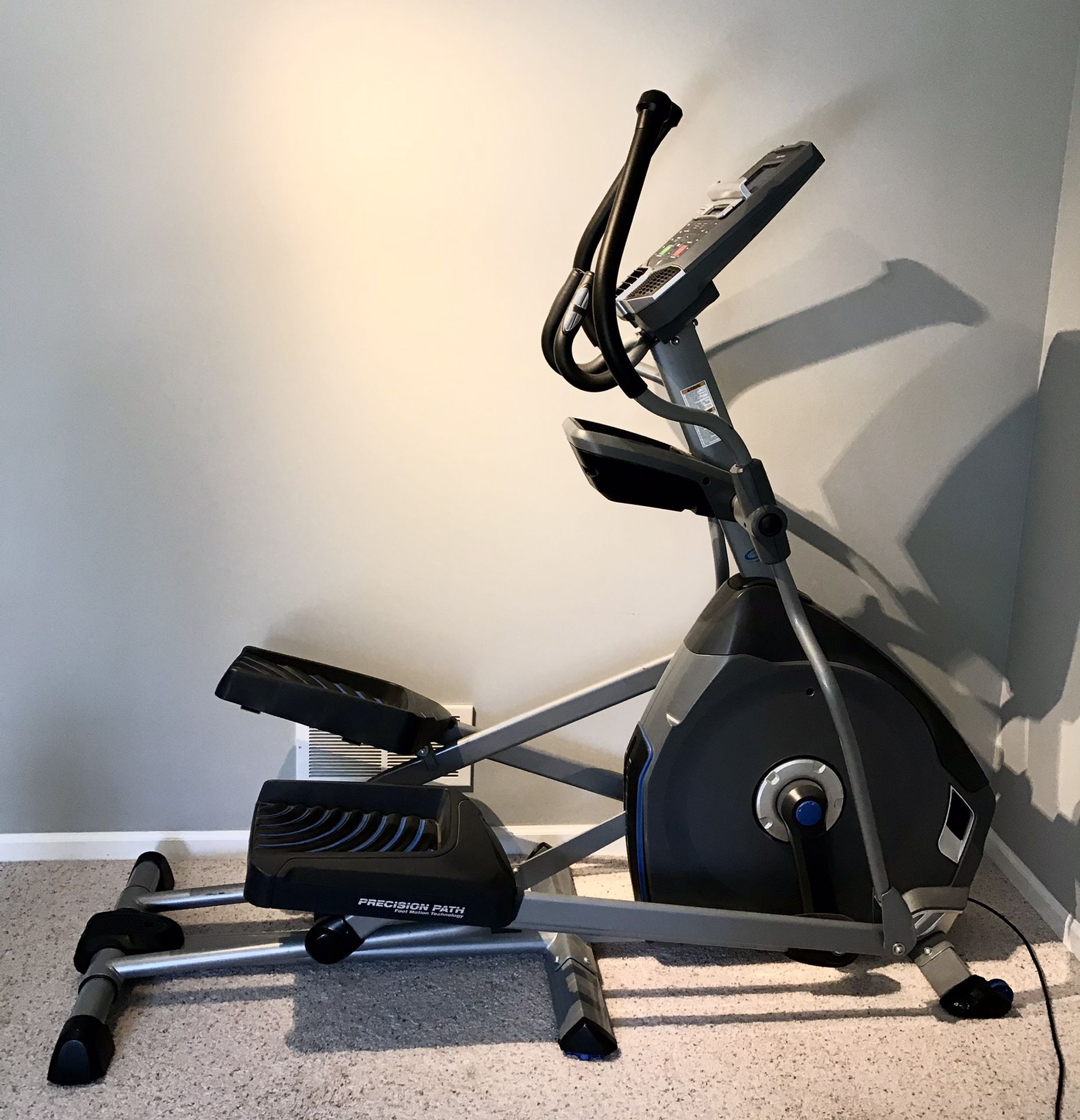 Gym-quality elliptical