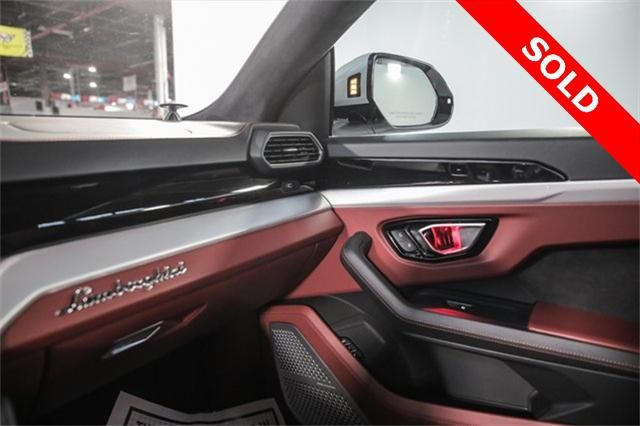2020 Lamborghini Urus