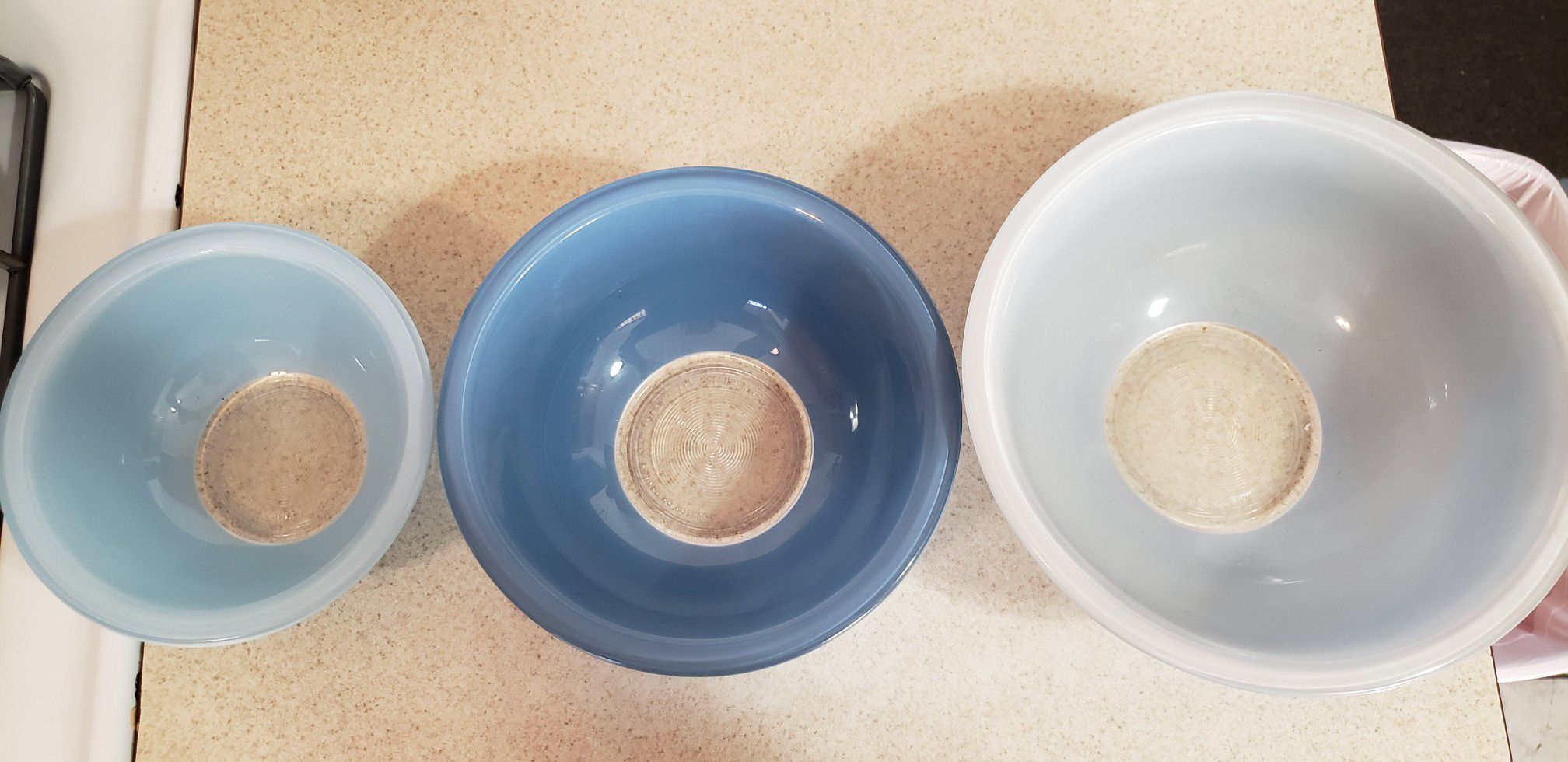 Pyrex bowls