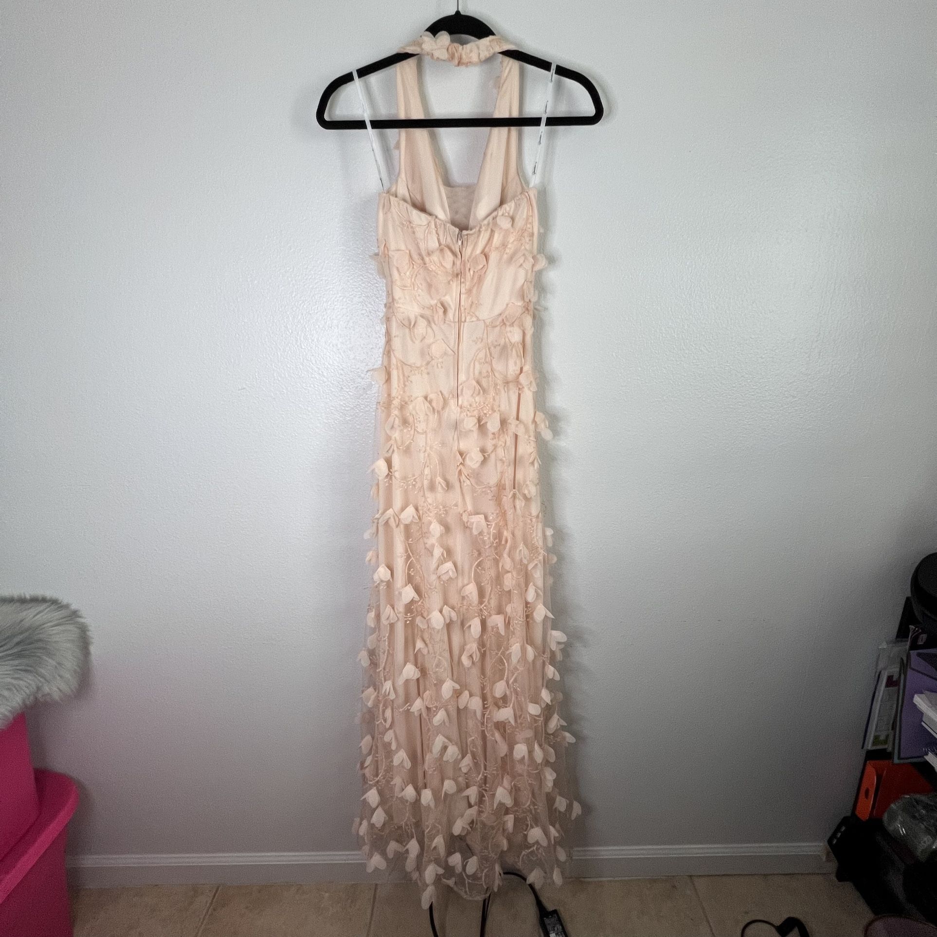 EUC Speechless Blush Pink Halter Applique Maxi Prom Gown sz 1