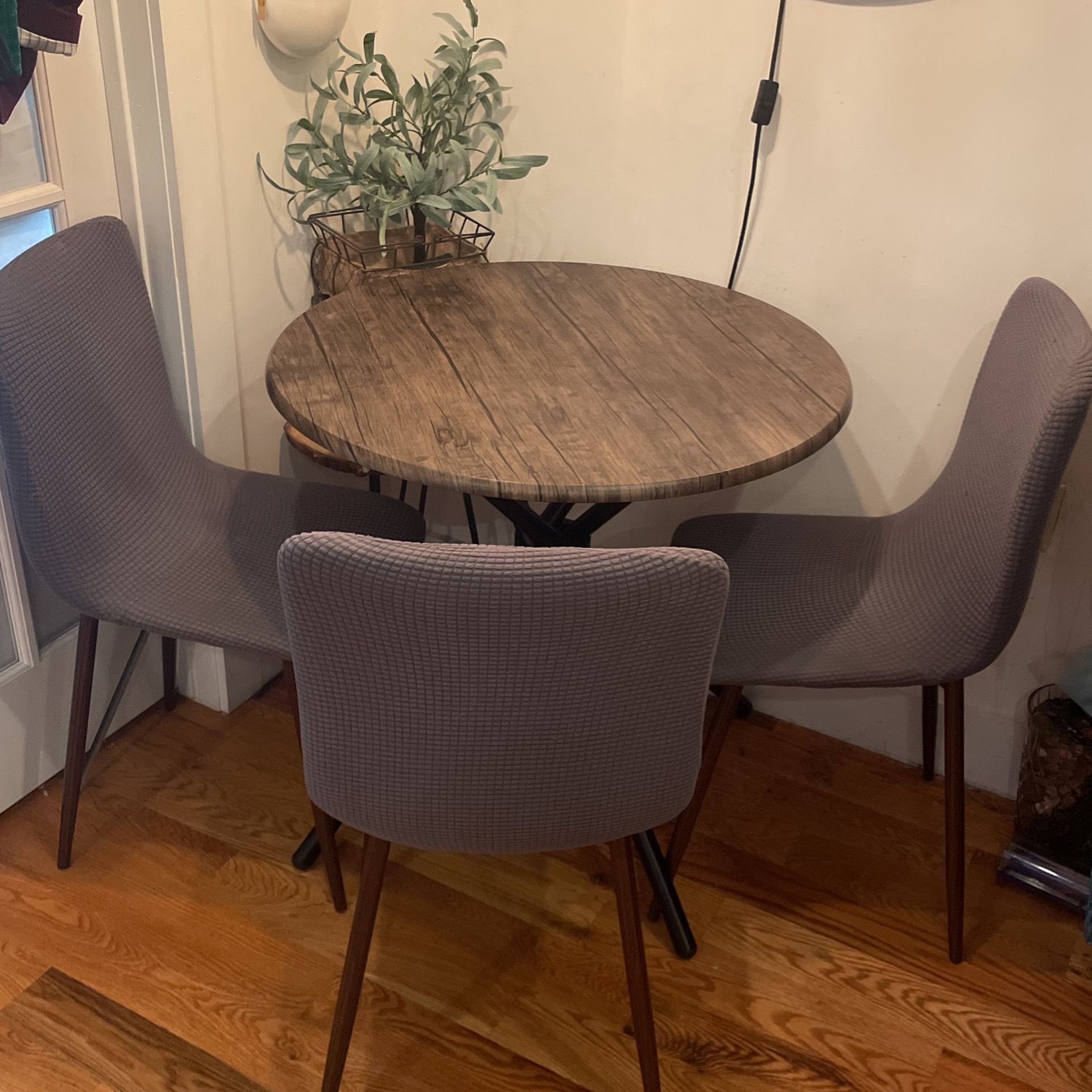 Bistro Table With 4 Chairs 