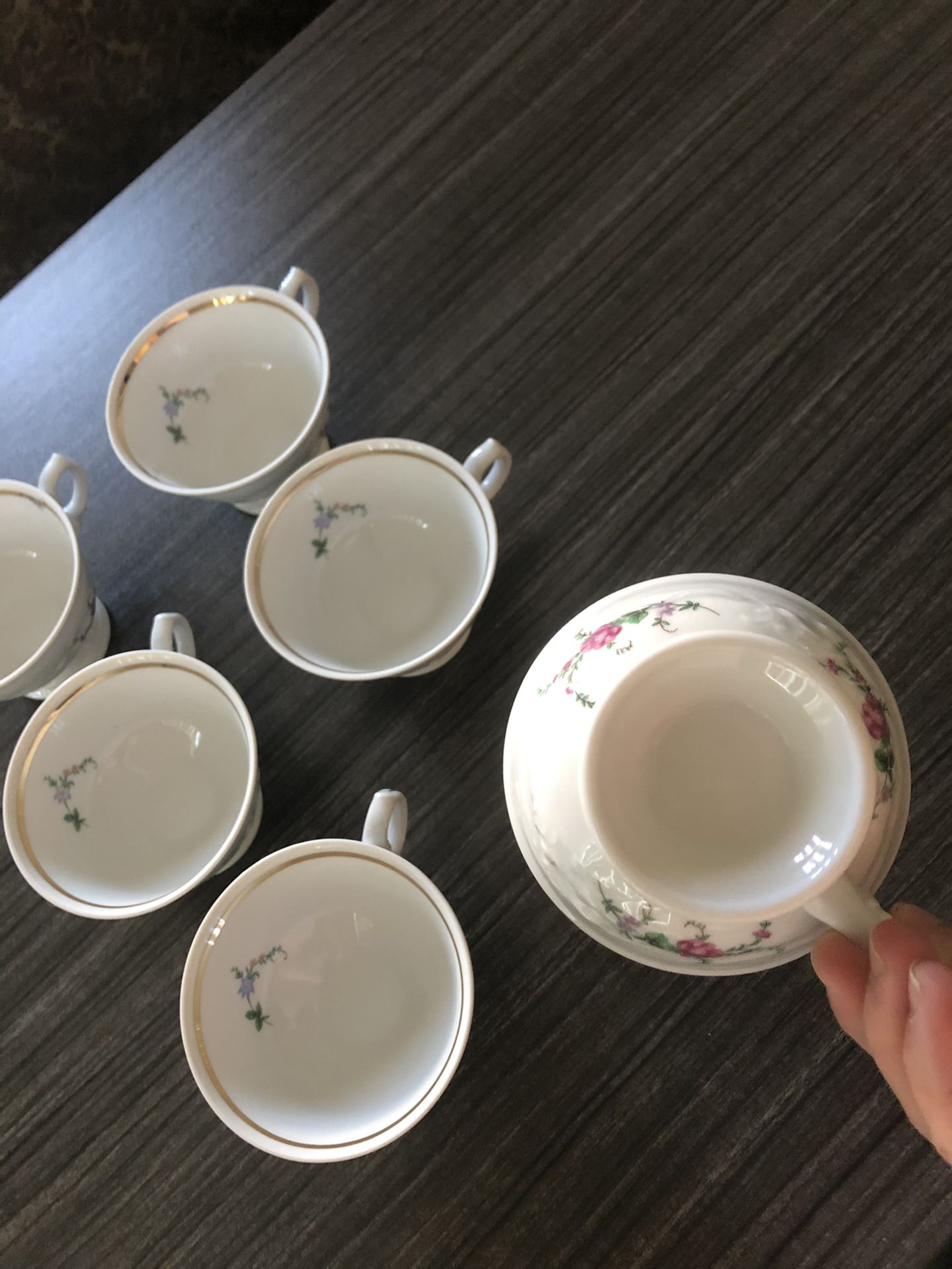 Tea/coffee cups