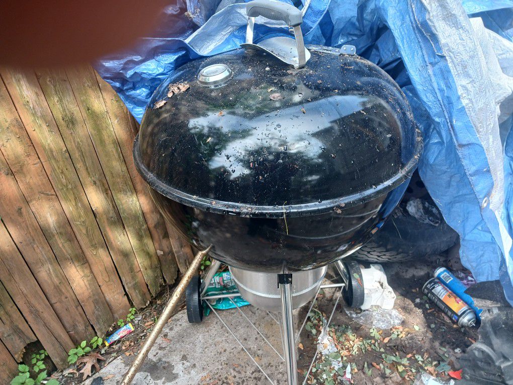 Charcoal Grill Used Only 2 Summers Still Look New