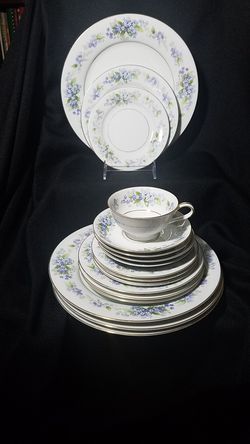 China set floral, for 4, 8 or 12 people Thumbnail