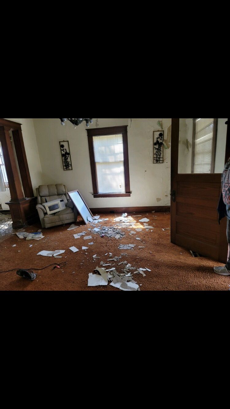 An Organized Mess 🥴🏚