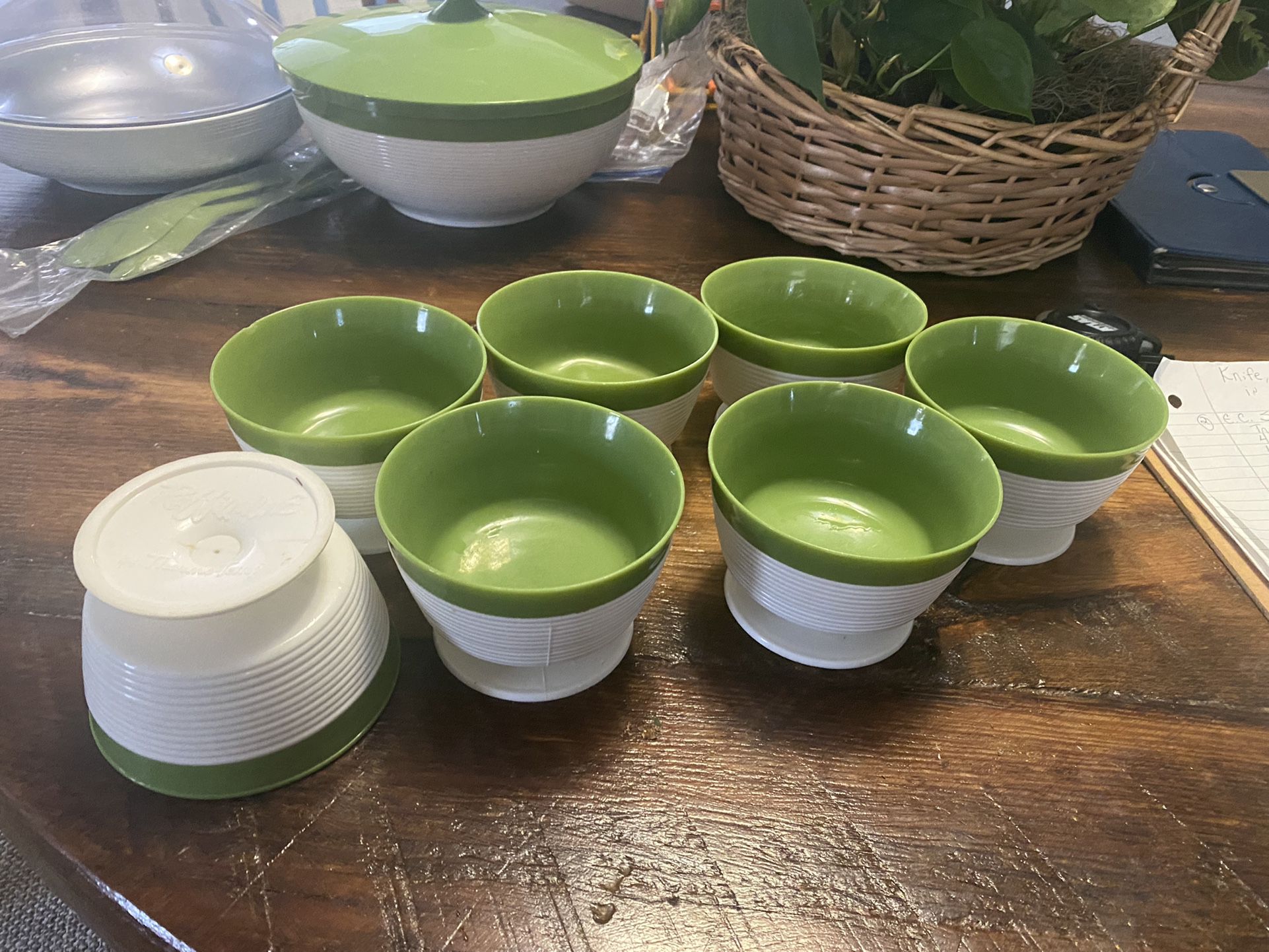 Lot of 7 Green & White Raffiaware by Thermo Temp footed insulated dessert dishes.    Vintage Green and White Raffiaware by Thermo Temp footed insualte