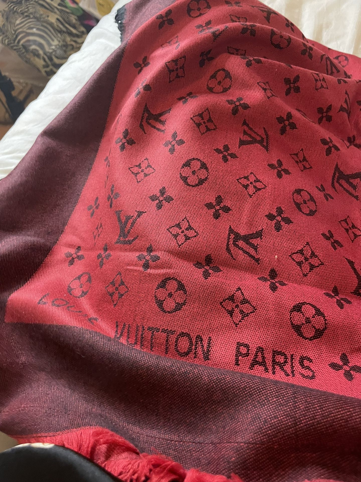 Loyis Vuitton Scarf