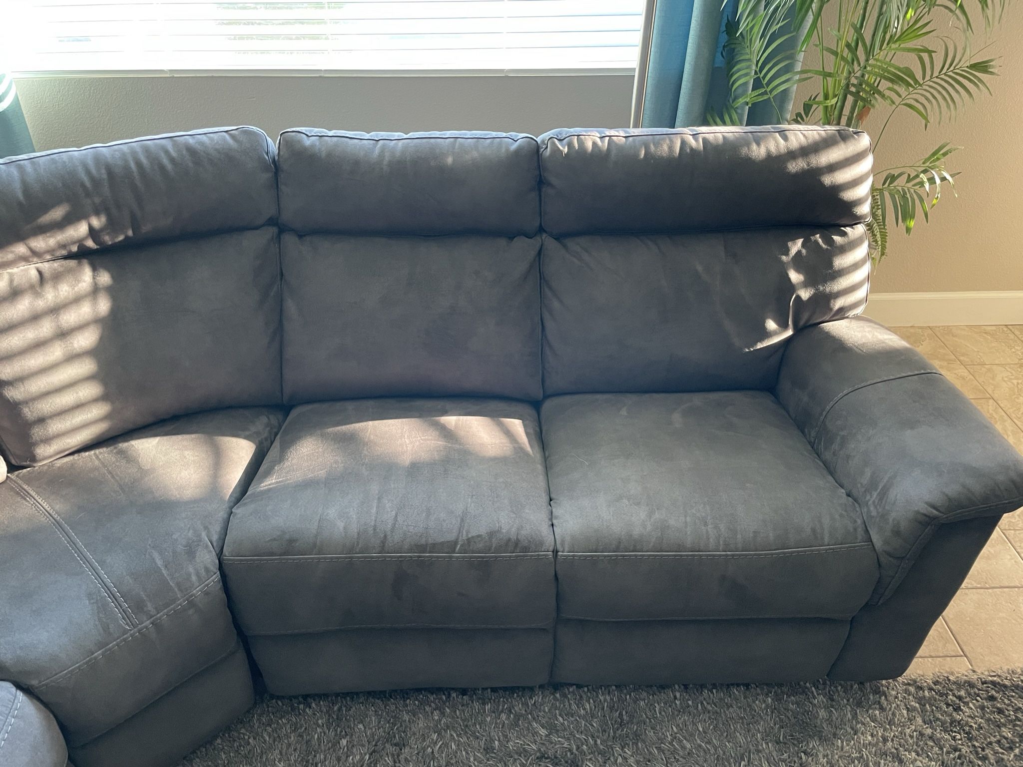 RC Willey Gray Sectional Couch With Reclining - 8 Pieces And Configurable