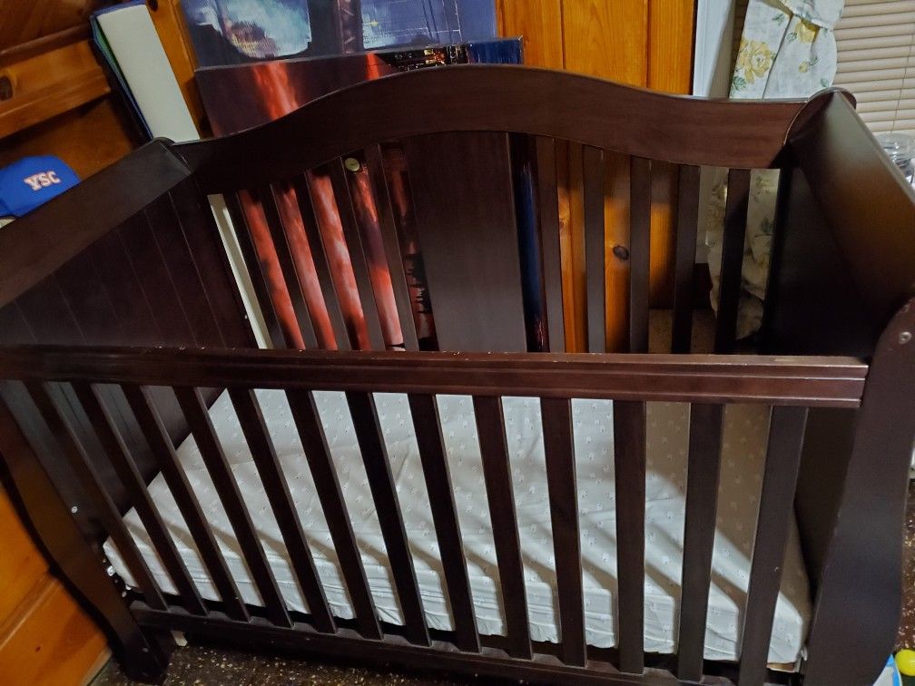 Crib/ Day Bed