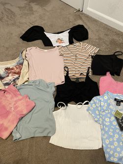 11 women’s extra small tanks and crop tops Thumbnail