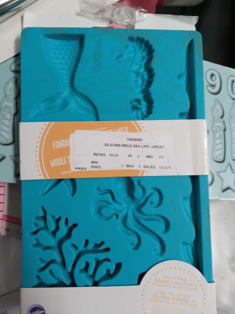 Herramiemta Para Reposteria Moldes De Silicon Para Fondant Duyas Y Muchas Cosas Mas. Los Precio Comienzan Desde $.50 Asta 25 Dlls