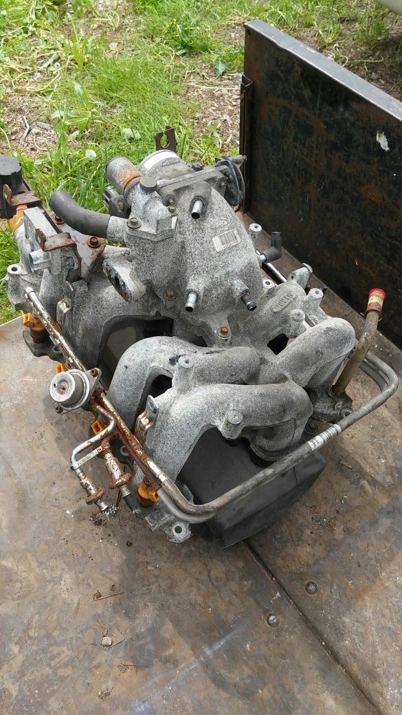 Ford 4.6L Motor, High Mileage, Plus Intake & Throttle Body