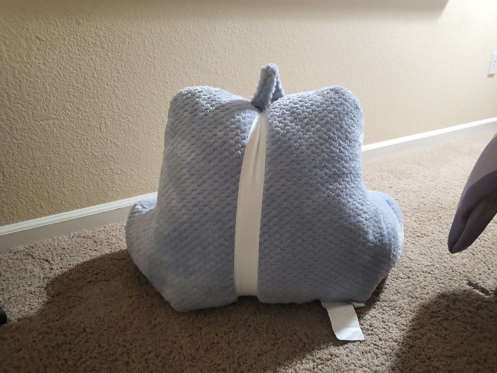 Brand NEW Simply Essentials Honeycomb Lounge Bundle Throw
