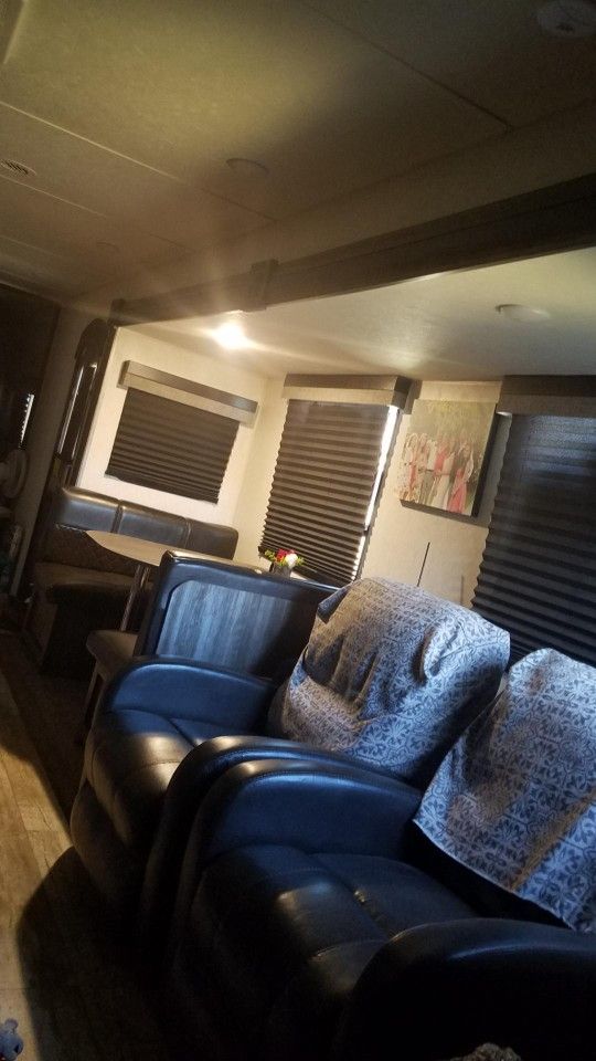 2019 HIGHLAND RIDGE OPEN RANGE 27RLI ULTRA LITE TRAVEL TRAILER