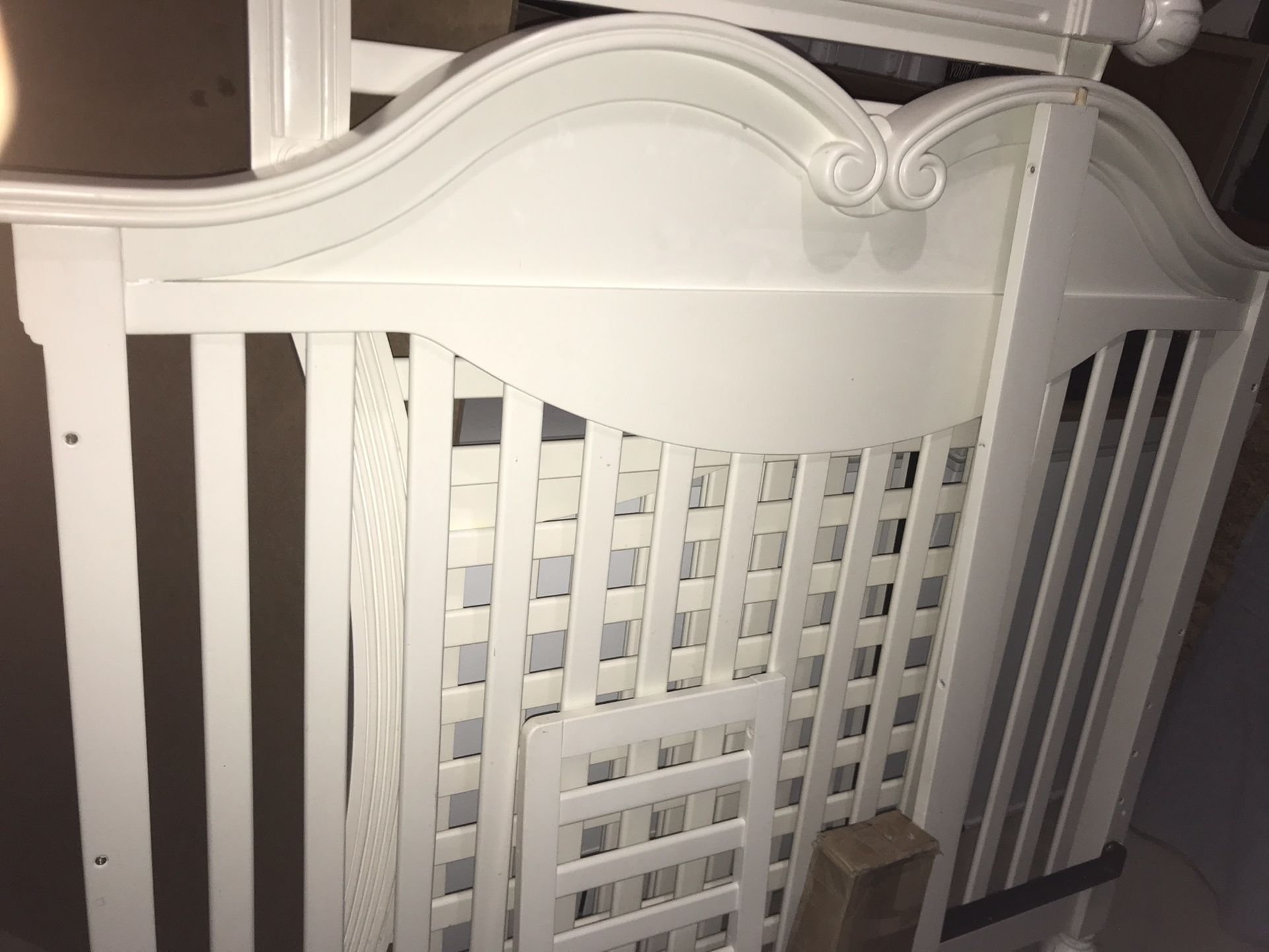 Disney Cinderella Castles and Coaches 4 In 1 Crib