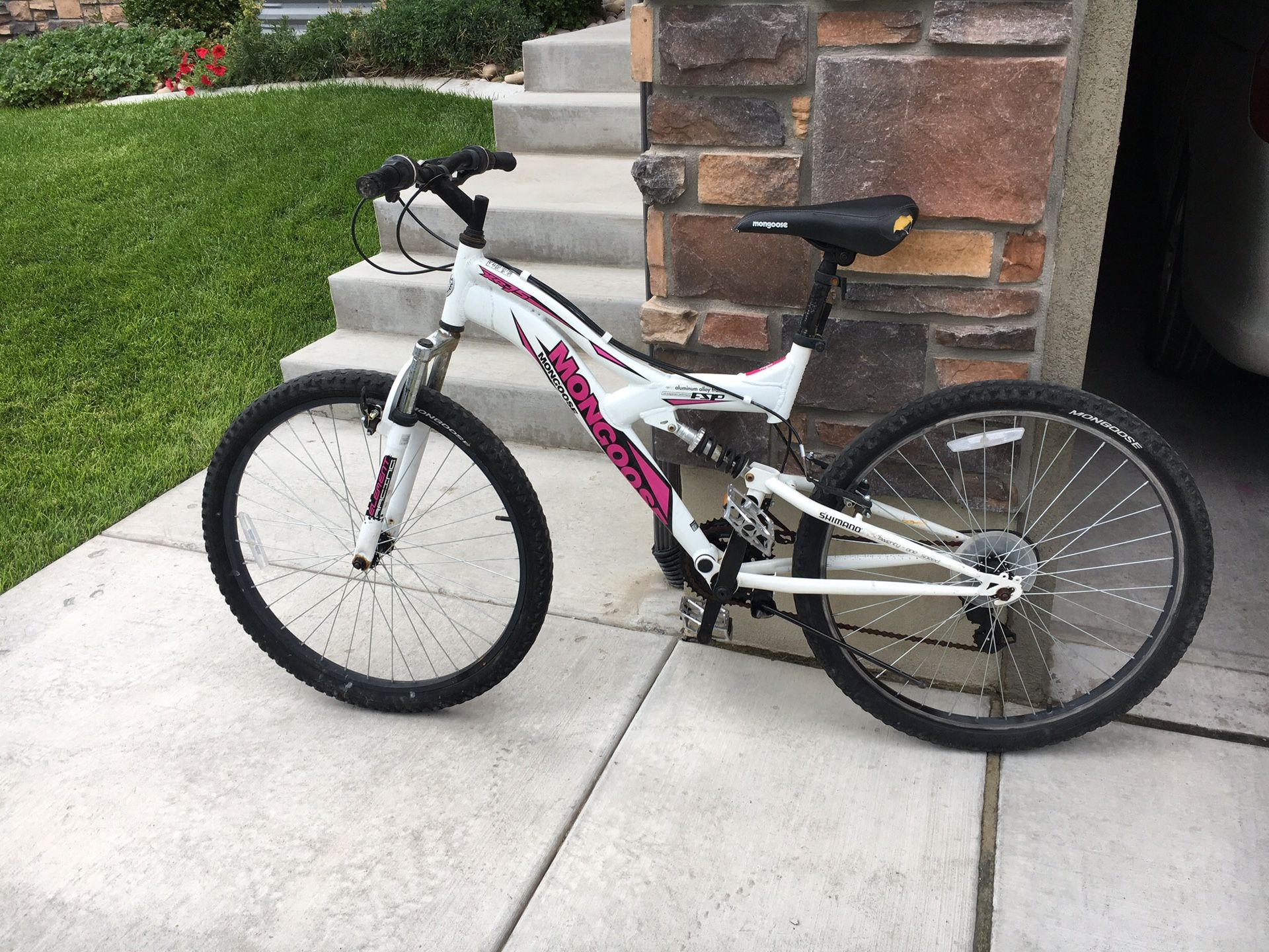 Mongoose fsp mountain bike deals