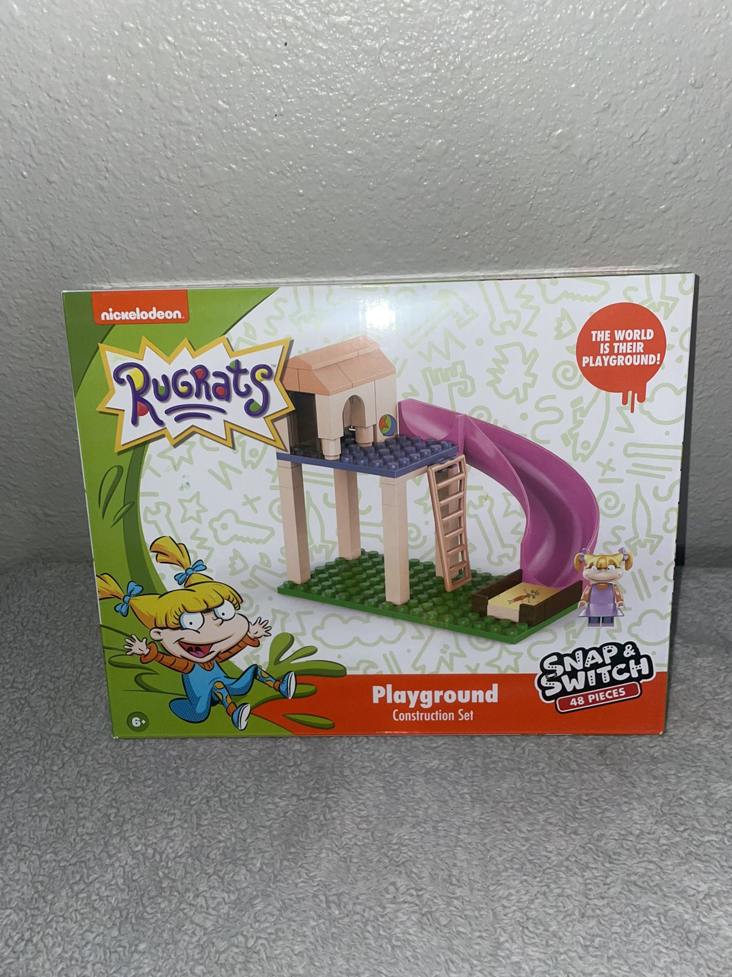 Rugrats Playground Construstion Set / Comes with Angelica
