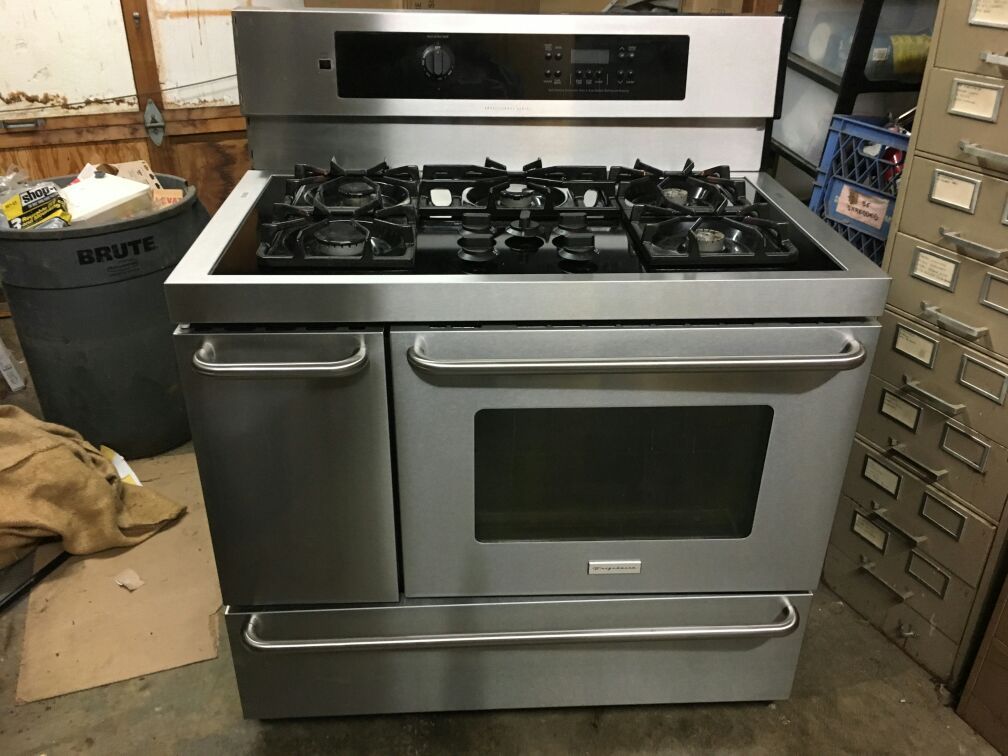 Frigidaire 40" Dual Fuel Gas Range Nice! for Sale in Seattle, WA