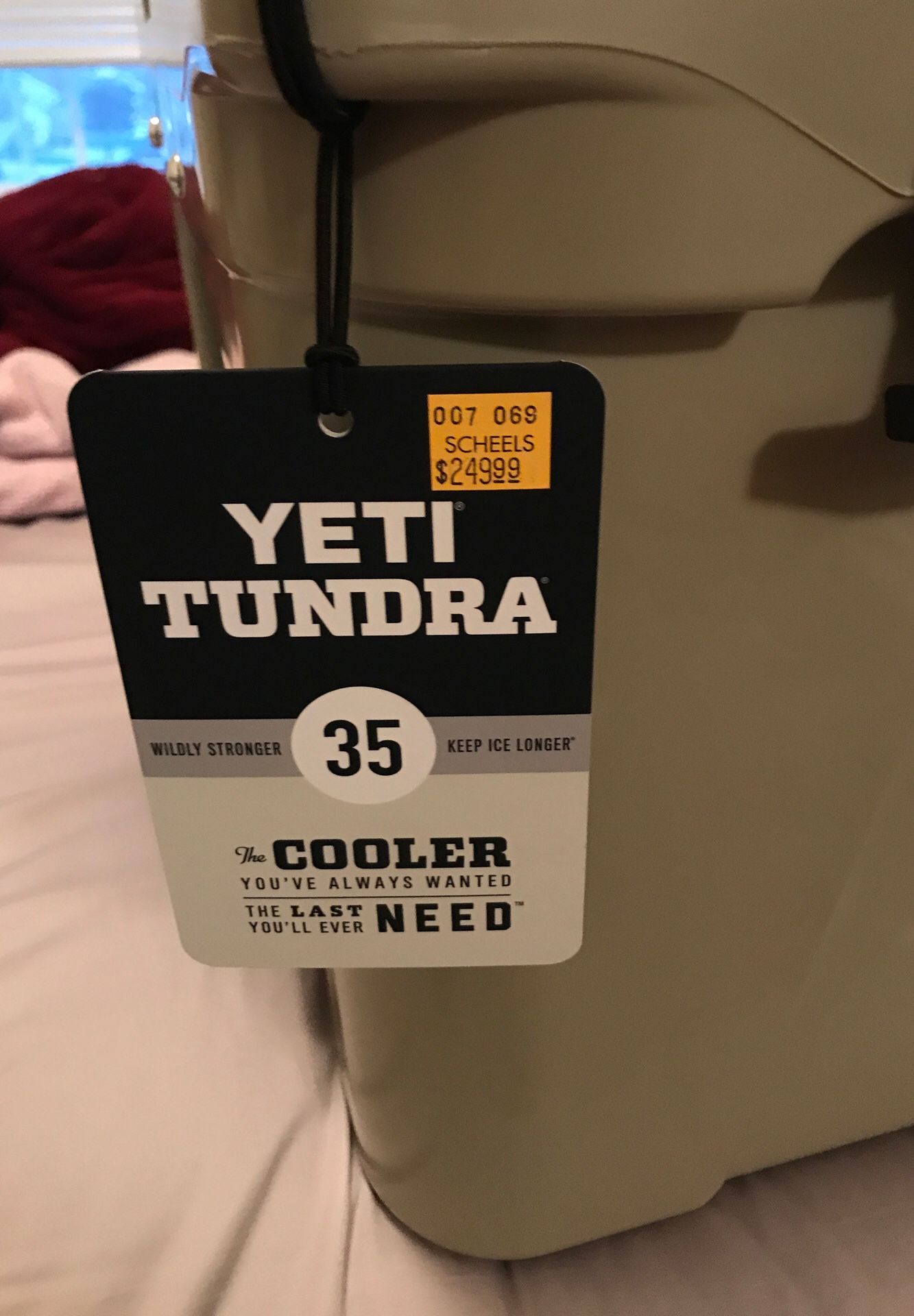Brand new yeti tundra cooler! Never been used!
