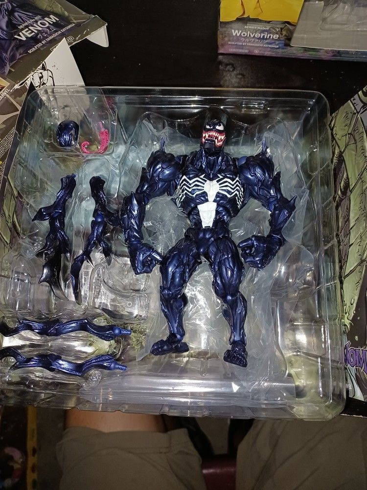 Revoltech Venom Original