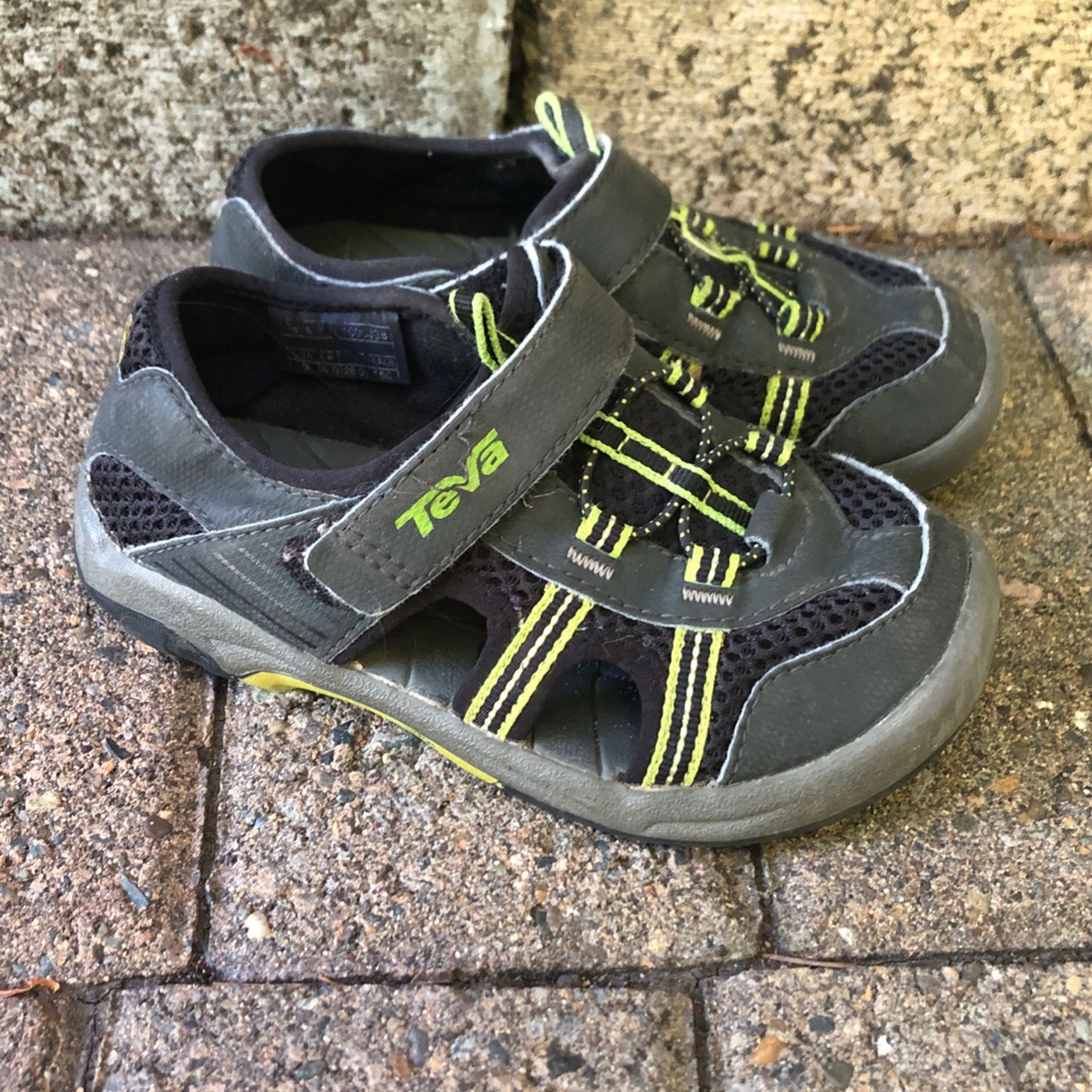 Teva Water Shoes Size 9