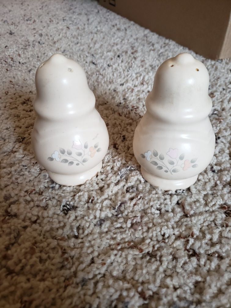 Assorted Pfaltzgraff set