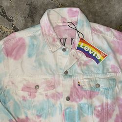 Levi's Pride Tie Dye USE YOUR VOICE Denim LGBTQ Trucker Jacket Men's Size M  Thumbnail