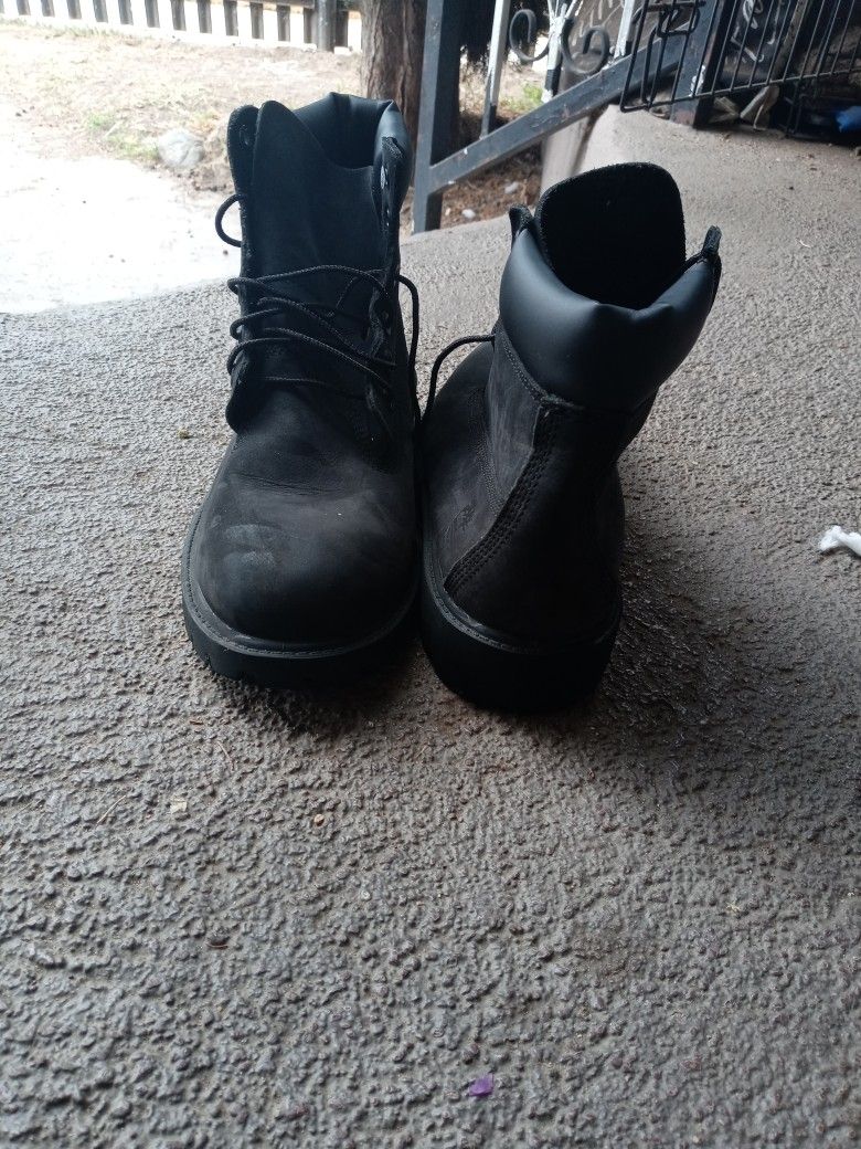Size:6 Timberland Boots