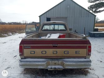 1992 Dodge D150 Thumbnail