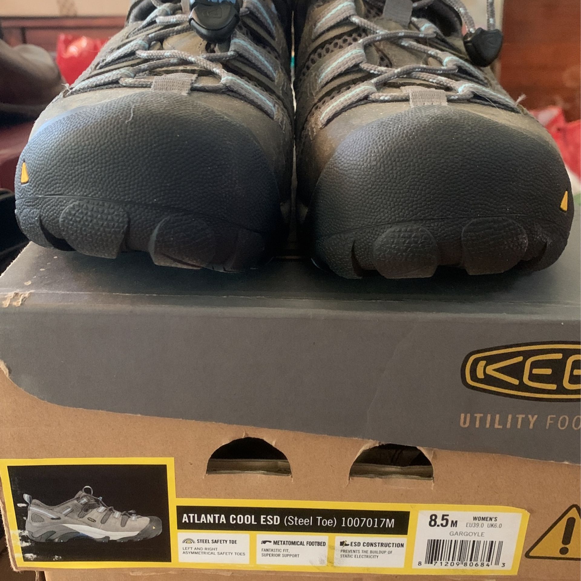Women’s Steel toe work shoes