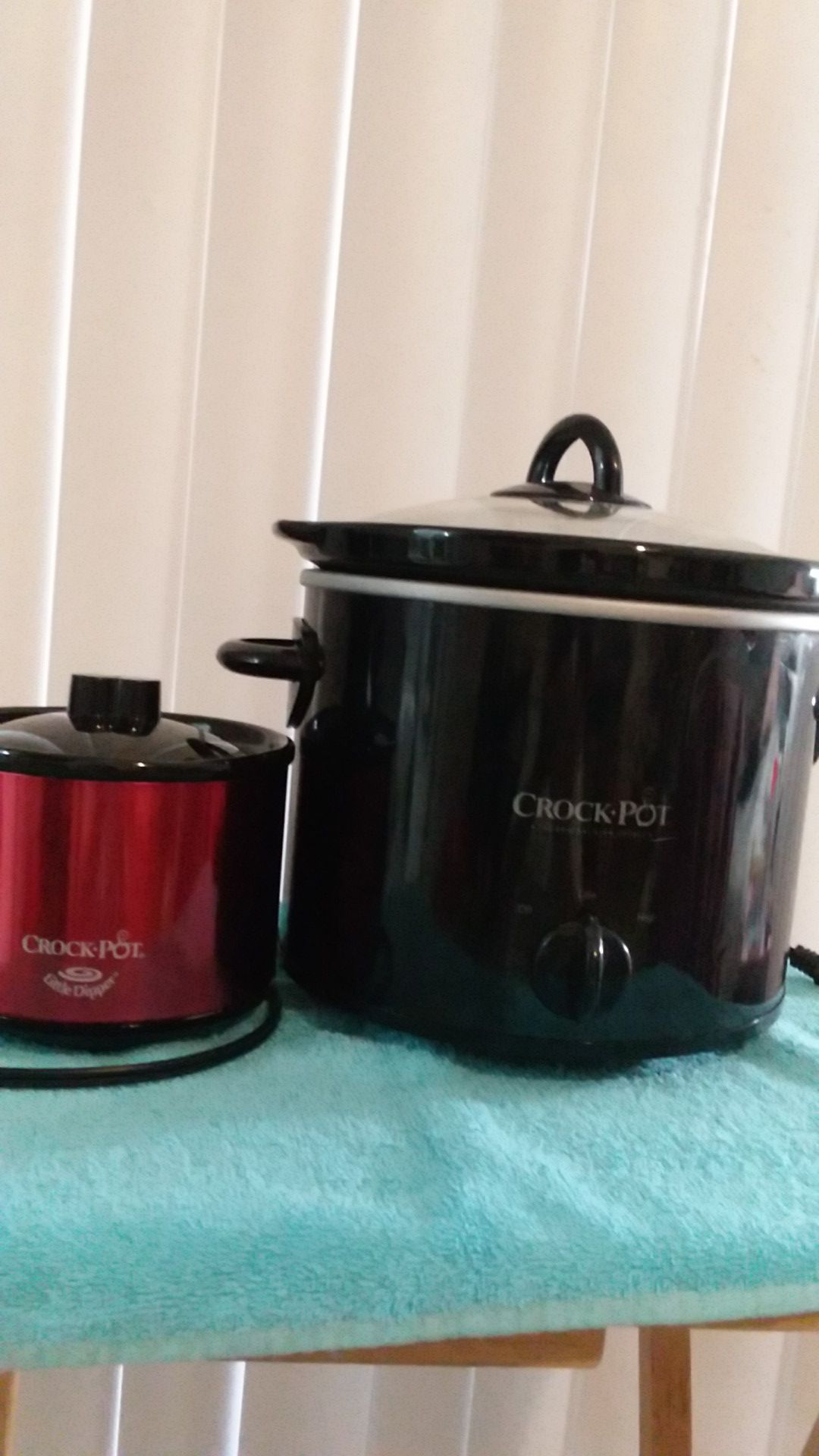 Crock pot one large one small