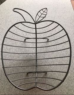 Large Metal Wire Apple Shaped Fruit/Vegetable Basket Thumbnail