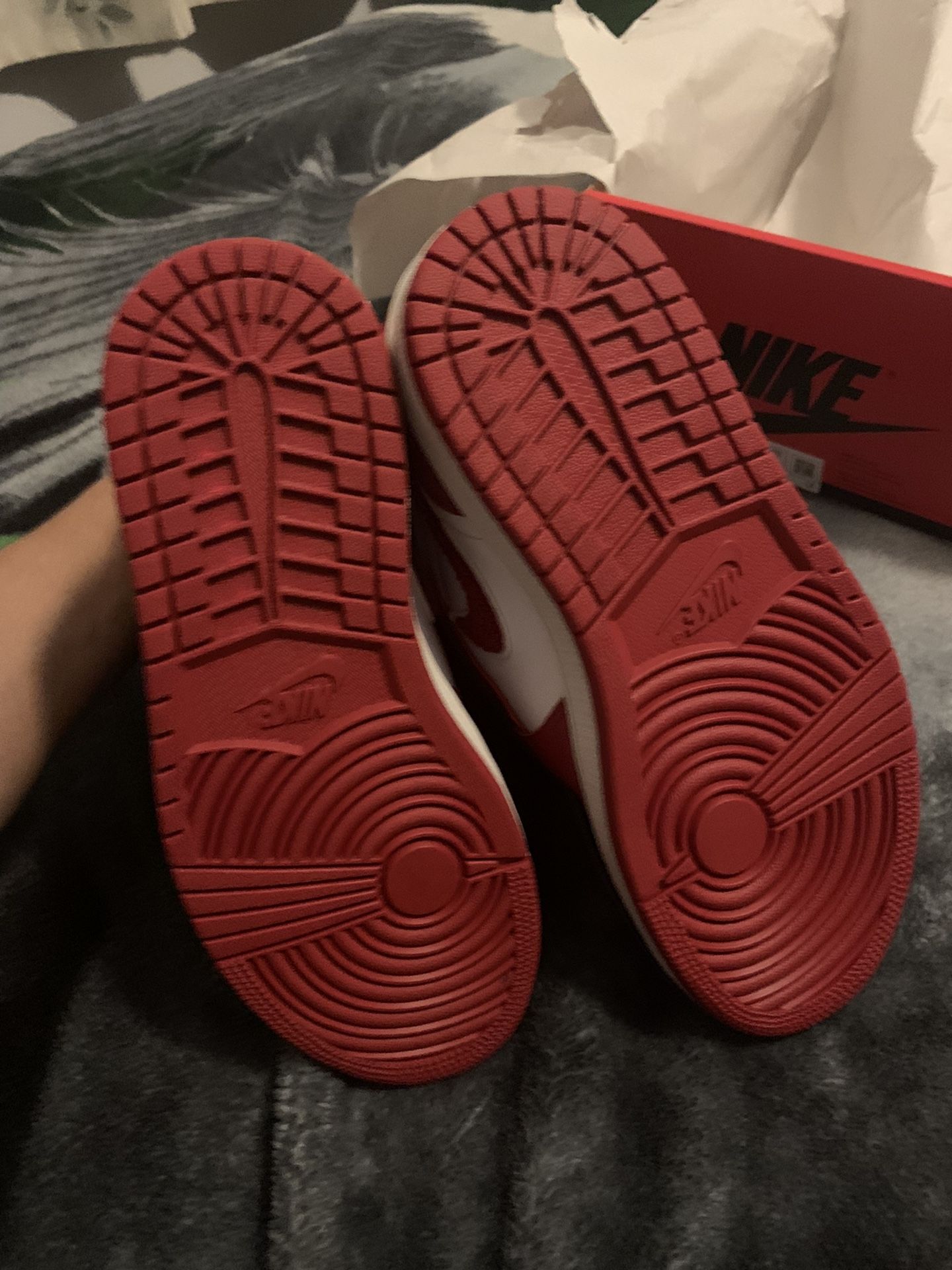 air jordan 1 retro high “varsity red”