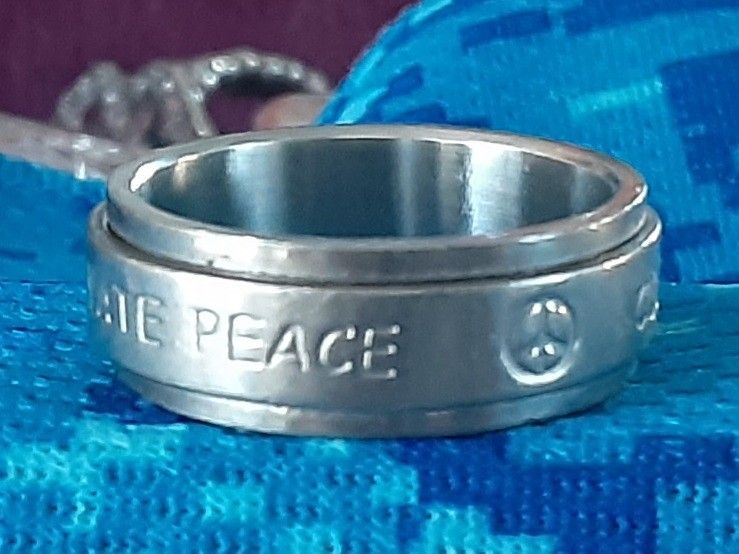 Unisex Stainless
STEEL Peace Wedding Band Ring Size 9 And Half Spinner Ring Unisex
