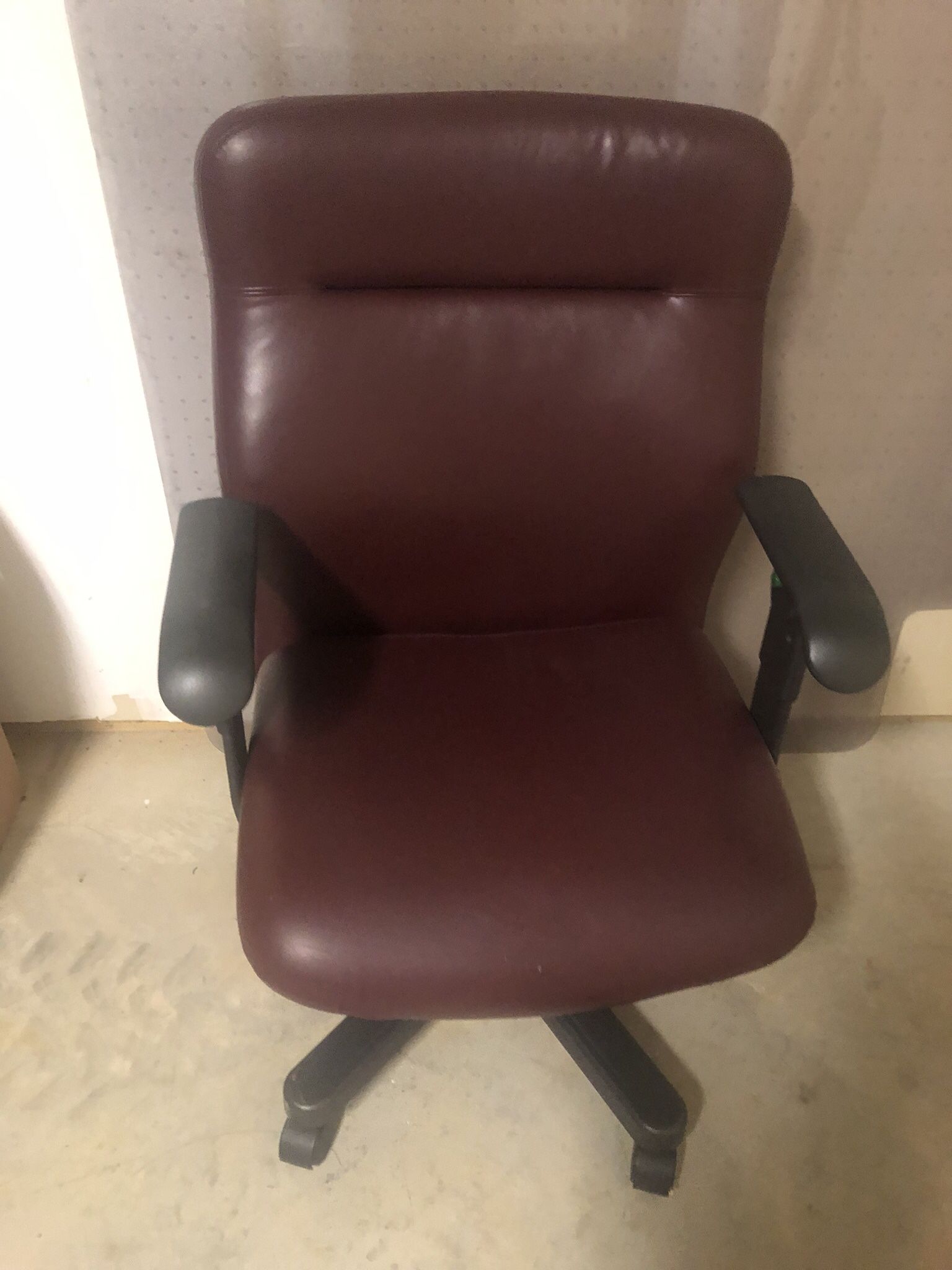 Burgundy Leather Office Chair W/mat