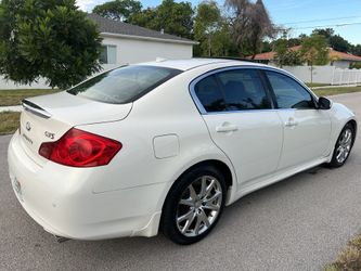 Infiniti G37s 2011