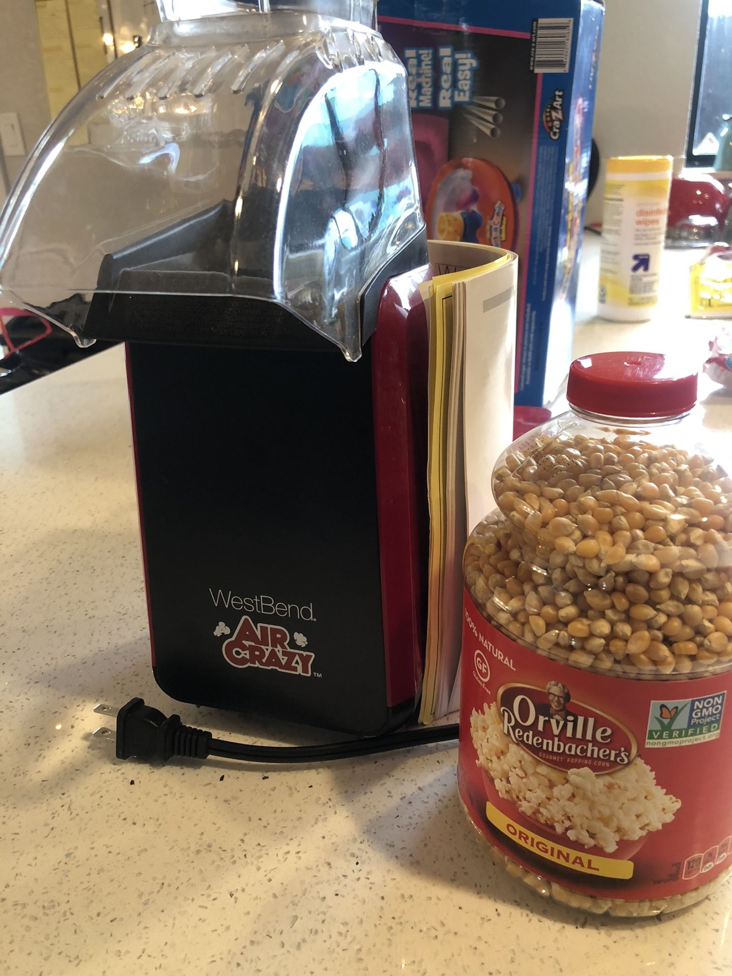 Popcorn popper with popcorn to pop