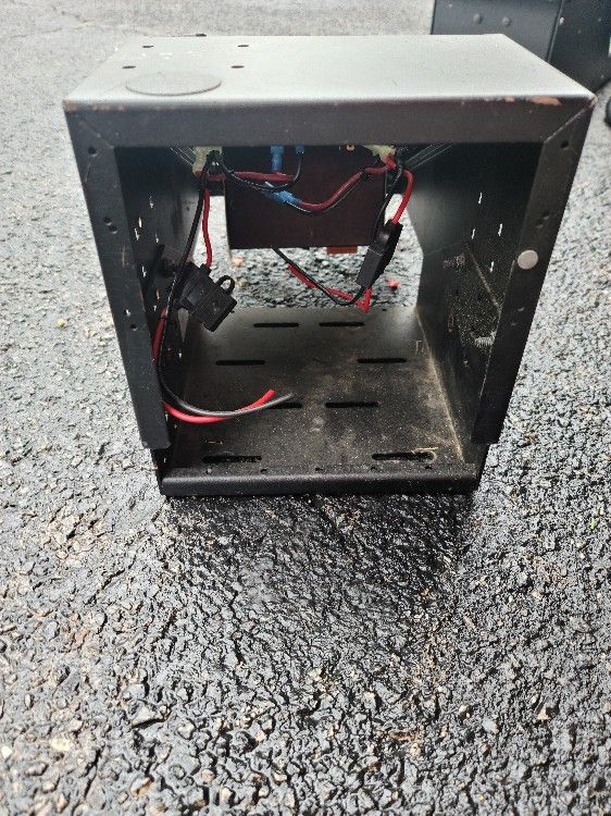 HAVIS CONSOLE WITH 9 CIGARETTE LIGHTER SOCKETS, AN ARROWSTICK CONTROLLER AND 2 MIC HOLDERS LIKE NEW